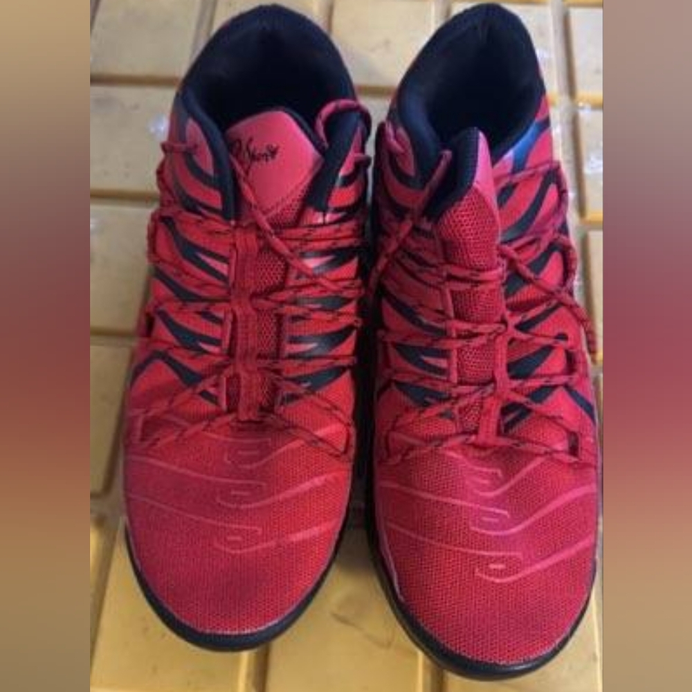 Sneak size 11